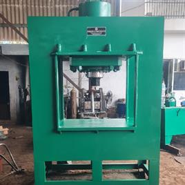 100 Ton Semi Automatic Hydraulic Machine