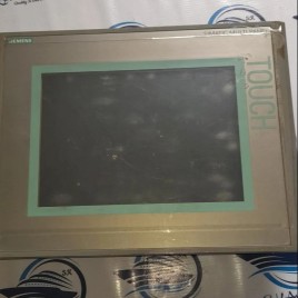 32 Inch LCD Screen, 3840x2160 Pixels