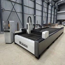 3KW Fiber Laser Cutting Machine