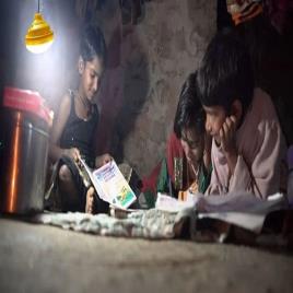 5W Solar LED Lighting Lantern