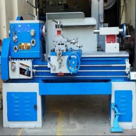 7 Feet Semi Geared Lathe Machine