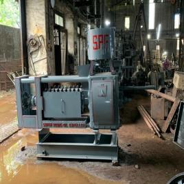 9 Bolt Expeller Machine, 30 kg/hr