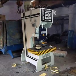 Heavy Duty C Type Hydraulic Press, 1000+ Ton Capacity, 220V