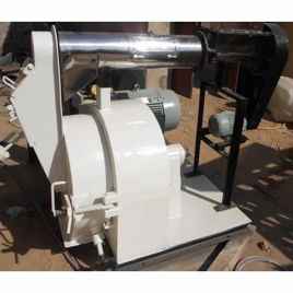 Cattle Poultry Feed Pellet Machine, 3 Ton Capacity