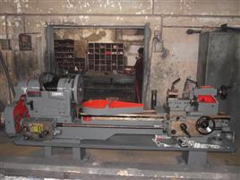 Electric Center Lathe Machine, 210 V