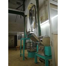 High-Capacity Chilli Grinding Machine, 2-4 Tph