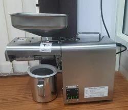Compact Cold Press Oil Extraction Machine