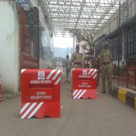 Red FRP Traffic Safety Barricade