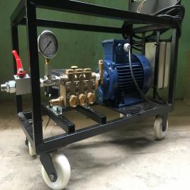 Pipe Line Cleaning Device