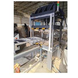 Four Pillar Hydraulic Press, 40 Ton Max Force