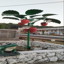 FRP Strawberry Tree Statue