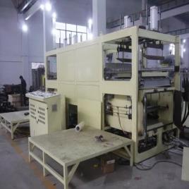 Full Auto Vacuum Plastic Forming Machine