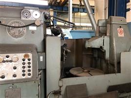 Pfauter P 900 Semi Automatic Gear Hobbing Machine