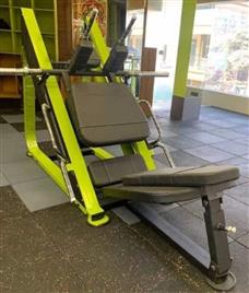 Green Black Manual Leg Press Machine