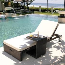 Wicker Poolside Lounge Chair