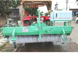 Hydraulic Broomer with Water Spray