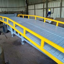 Hydraulic Warehousing Ramp