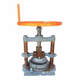 Iron Hand Pressing Machine