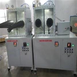 Lab Glove Box With Ante Chamber