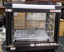 Black Warming Showcase Equipment