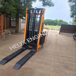 Mild Steel Industrial Pallet Stackers, 230V