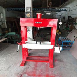 30 Ton Mild Steel Hydraulic Press