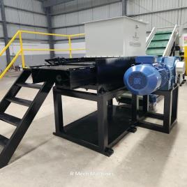 Mild Steel Plastic Scrap Shredder, 1200 kg/Hr