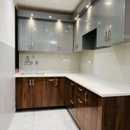 L-Shape Lacquered Kitchen Unit