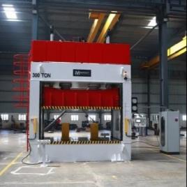 Moulding Hydraulic Press, 4000 Tons Capacity