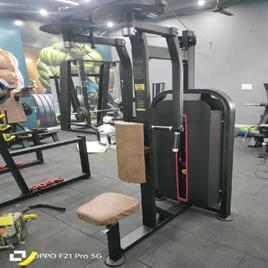 Pec Deck Workout Machine