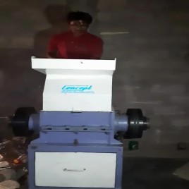 Semi-Automatic PET Grinding Machine