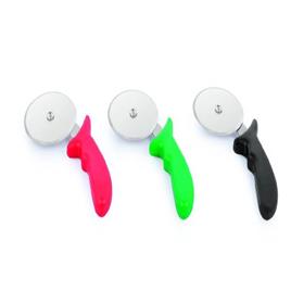 Compact Pizza Cutter