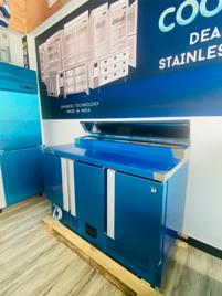 Indian Pizza Prep Counter