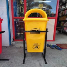 Pole Mounted Garbage Bucket with Dome Lid