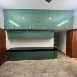 Plywood Polished Free Standing Shoe Cabinet