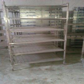 Polished Stainless Steel Restaurant Rack