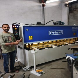 Priyal Steel Hydraulic Shearing Machine
