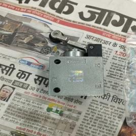 Lever Operated Roller Valve