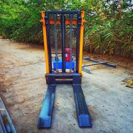 Electric Pallet Stacker 1000 KG