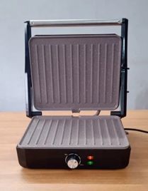 Sandwich Griller with Non-Stick Plates