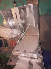 Semi-Automatic Chicken Cutting Machine, 1 hp