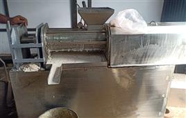 Semi-Auto Coconut Milk Machine