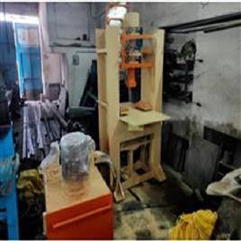 Semi Automatic Paver Block D-Moulding Machine