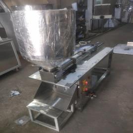 Semi-Auto Jar Pouch Filling Machine