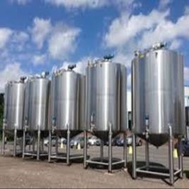 Silver Cylindrical Water Tank