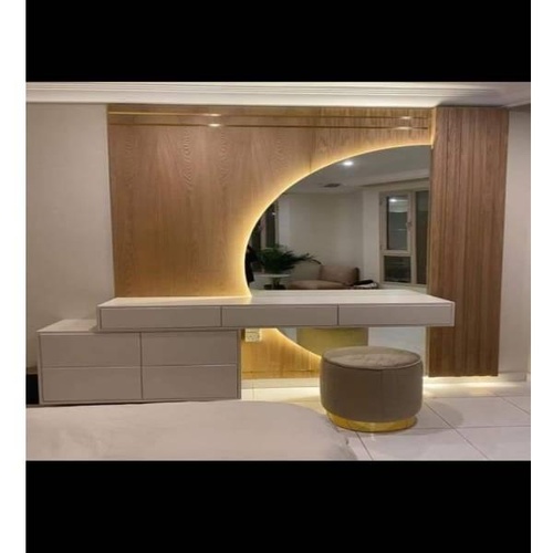 Illuminated Dressing Station