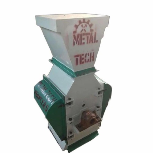 Mild Steel Animal Feed Grinding Machine, 1 Ton Capacity