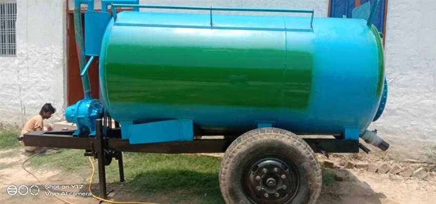 Mild Steel Sewer Suction Machine, 4000 L Capacity