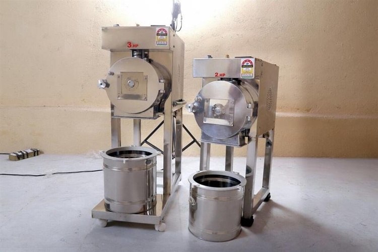 Semi-Automatic Turmeric Pulverizer