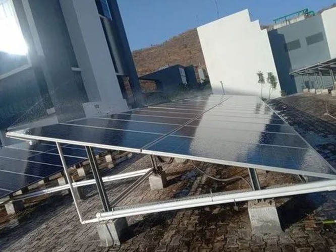 Solar Panel Cleaning Device
